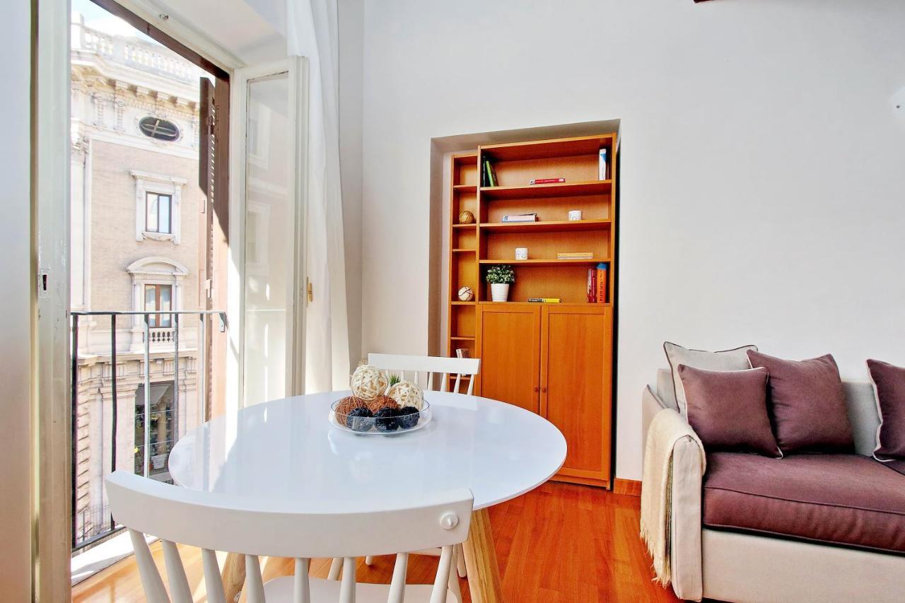 Rent In Trevi Fountain Apartment Rom